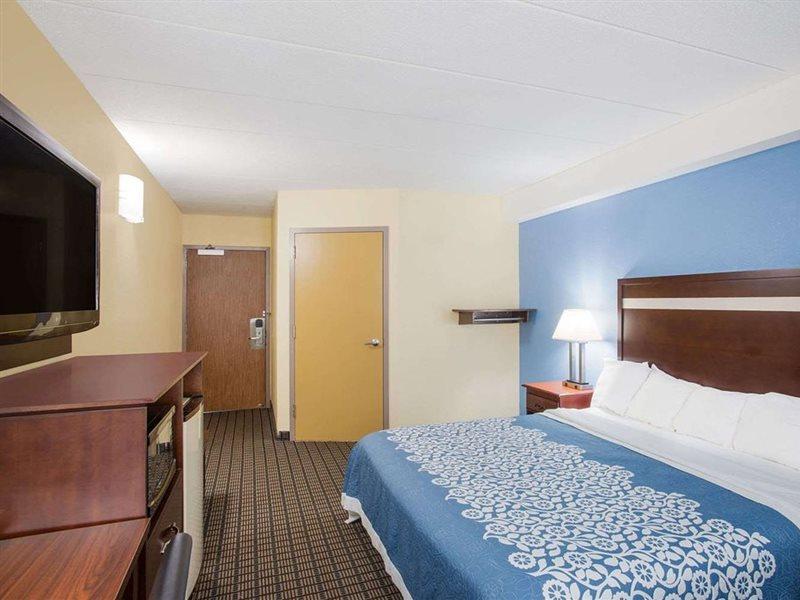 Days Inn By Wyndham New Haven Extérieur photo