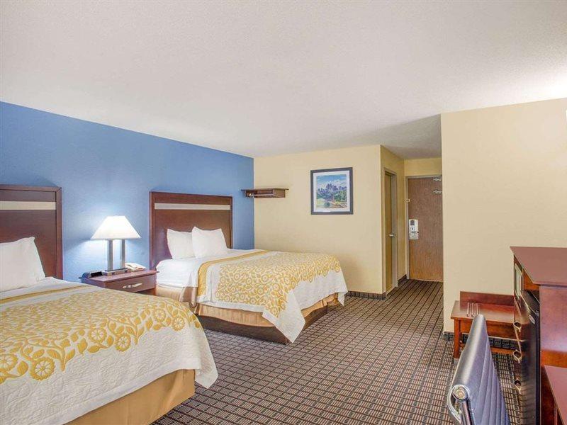 Days Inn By Wyndham New Haven Extérieur photo