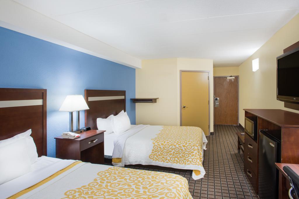 Days Inn By Wyndham New Haven Extérieur photo